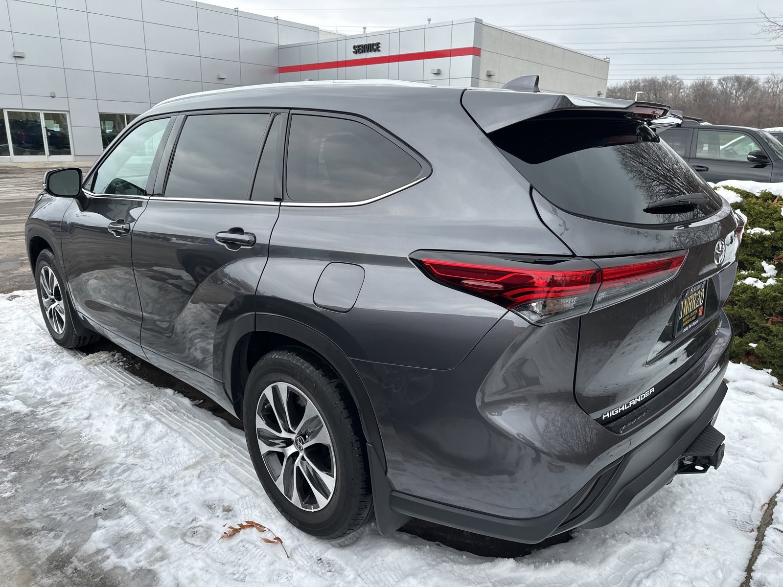 Thumbnail: 2022 Toyota Highlander - 4