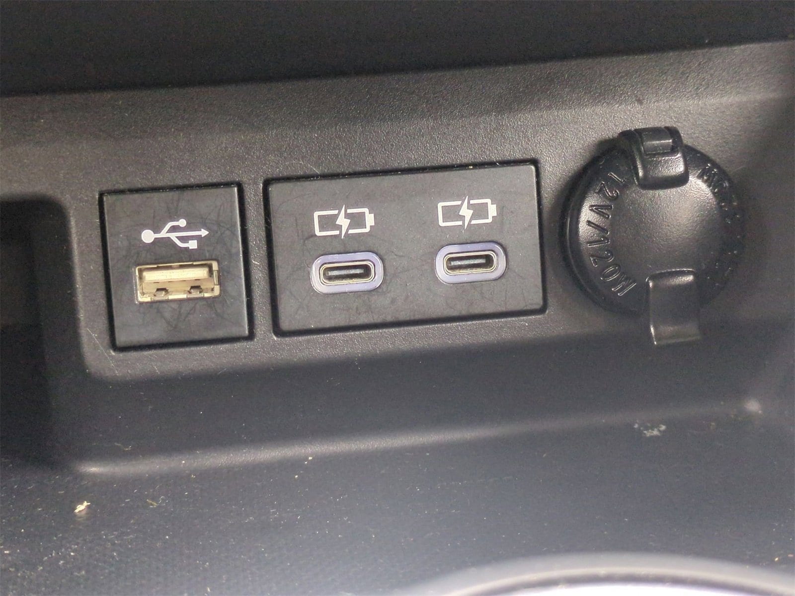 Thumbnail: 2023 Toyota Highlander - 31