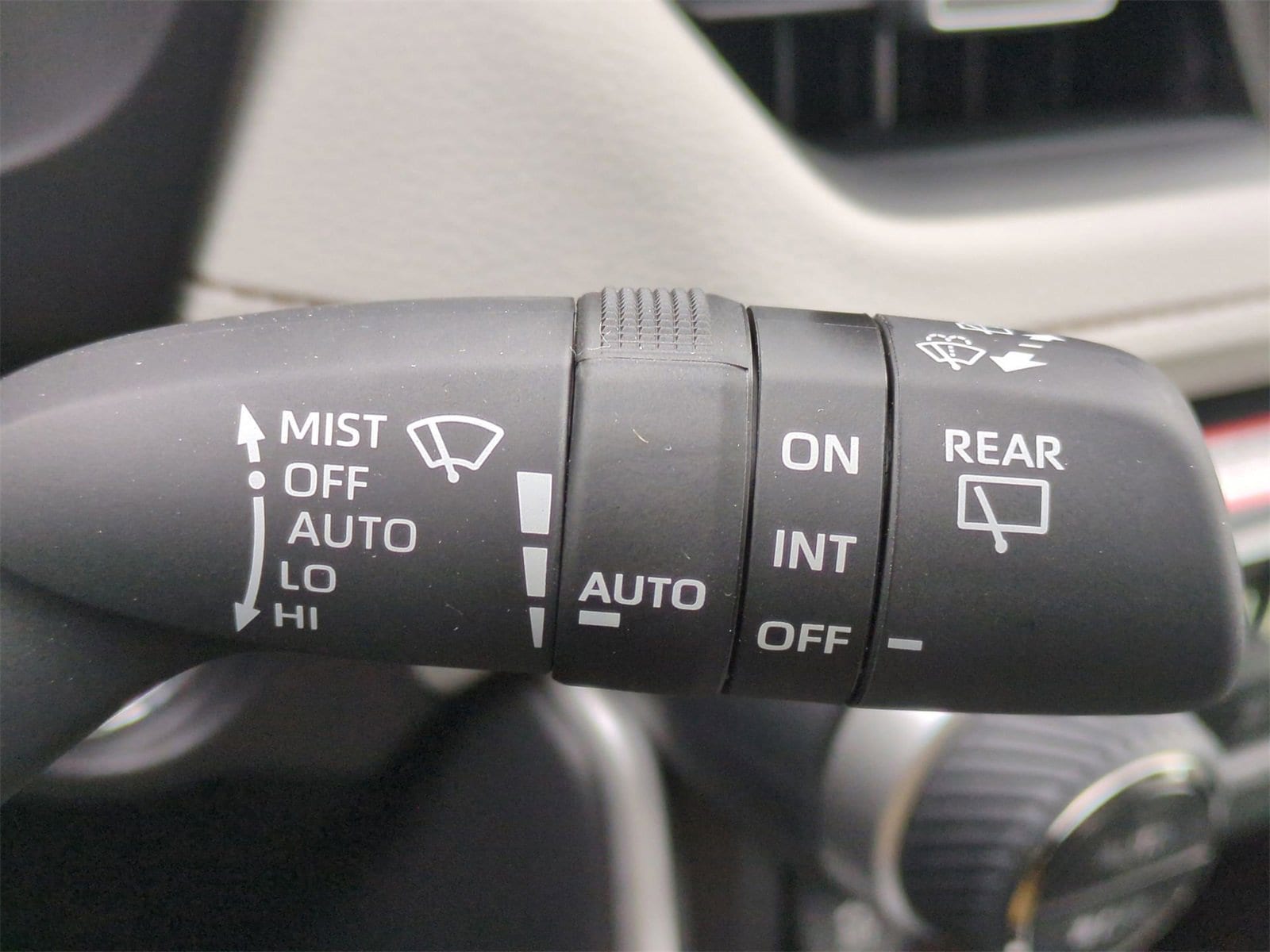 Thumbnail: 2025 Toyota RAV4 - 27