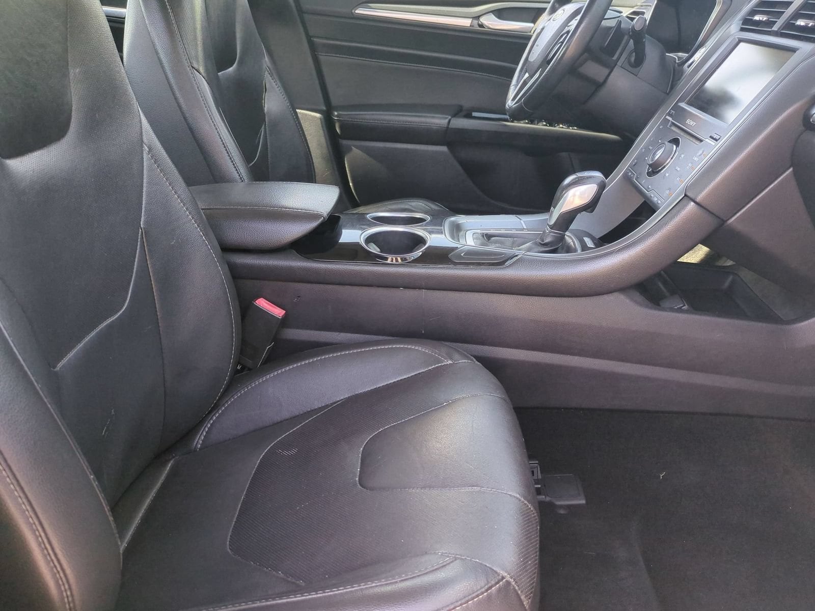Thumbnail: 2013 Ford Fusion - 23