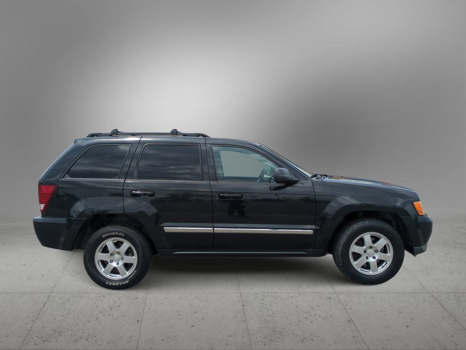 Thumbnail: 2010 Jeep Grand Cherokee - 9