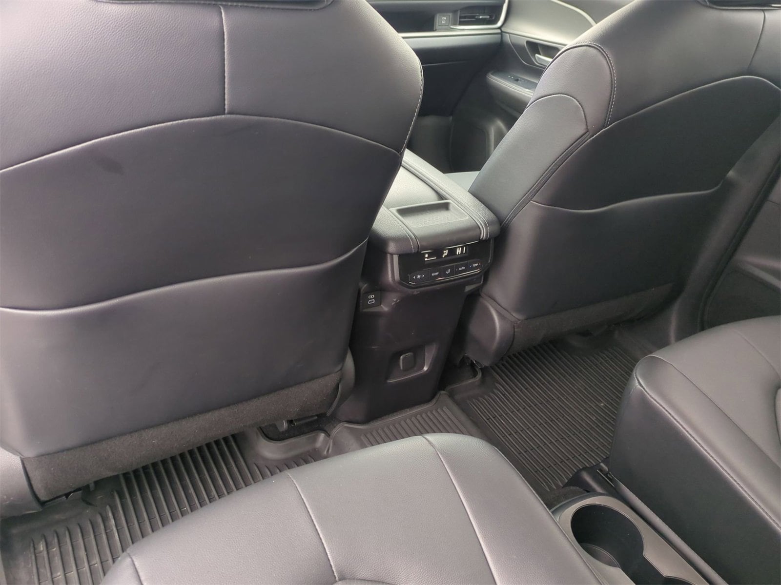 Thumbnail: 2024 Toyota Grand Highlander - 18