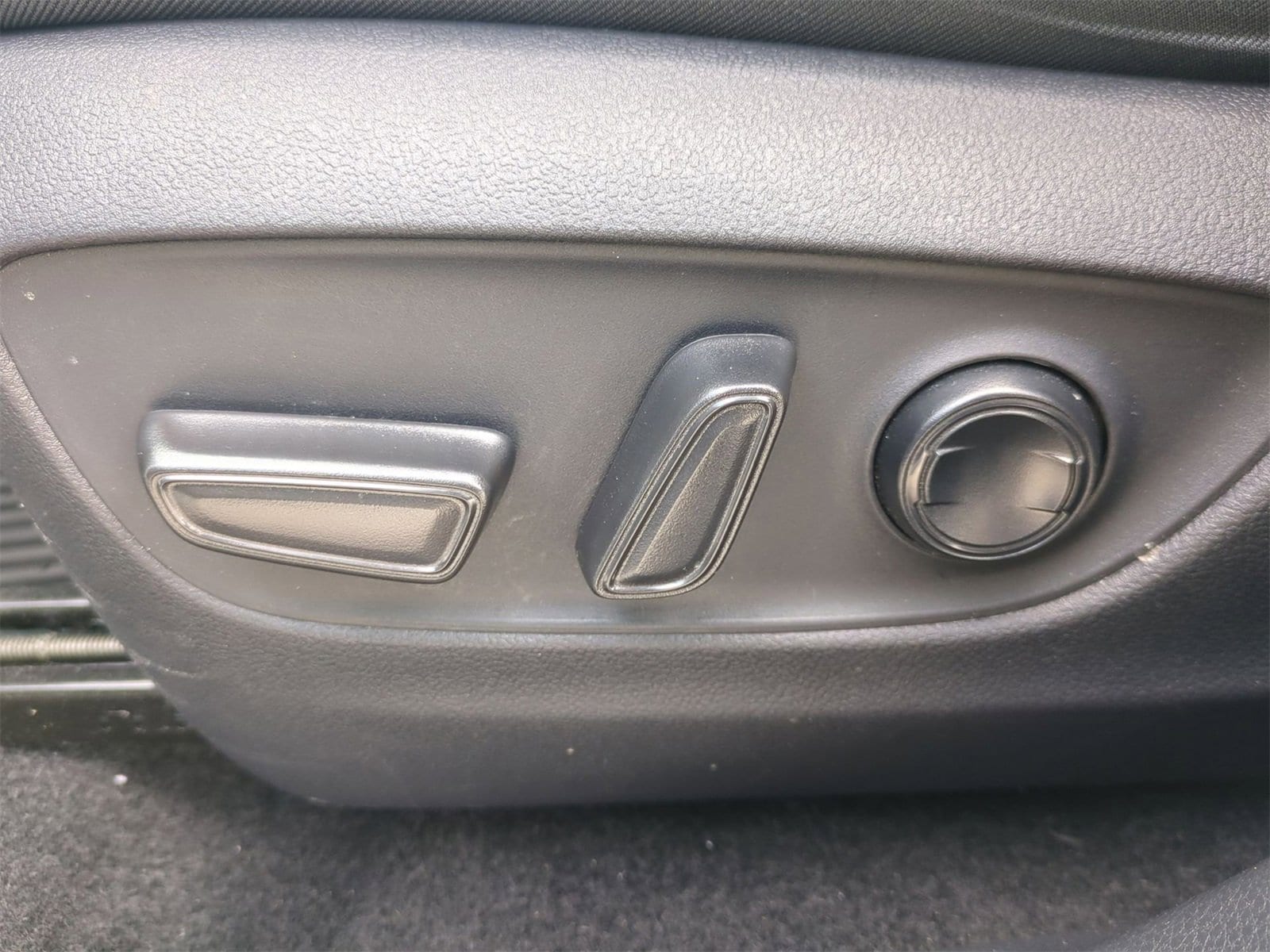 Thumbnail: 2024 Toyota RAV4 - 17