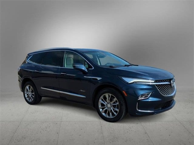 Used 2022 Buick Enclave Avenir with VIN 5GAEVCKW3NJ170950 for sale in Farmington, MI