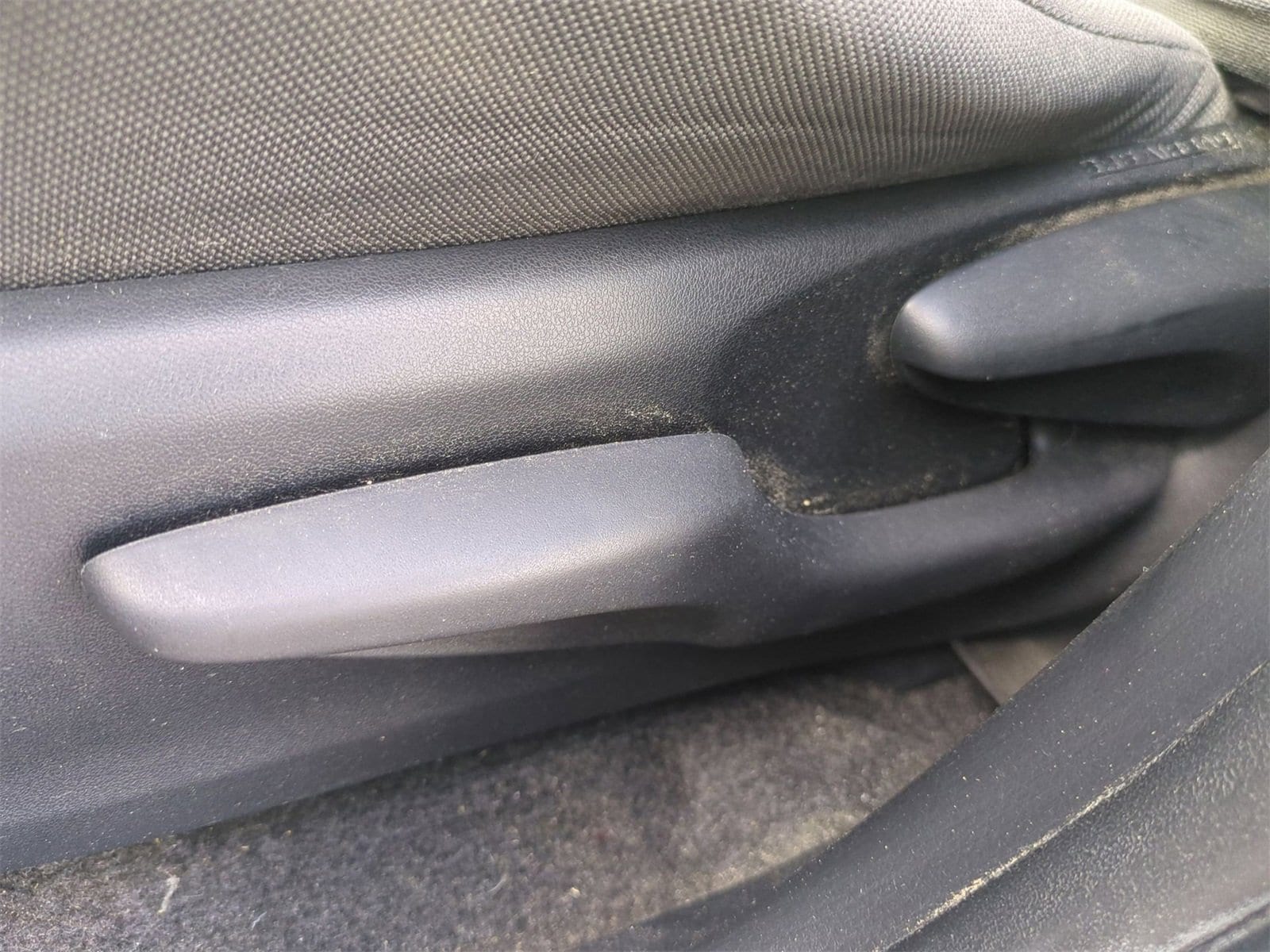 Thumbnail: 2013 Toyota RAV4 - 17