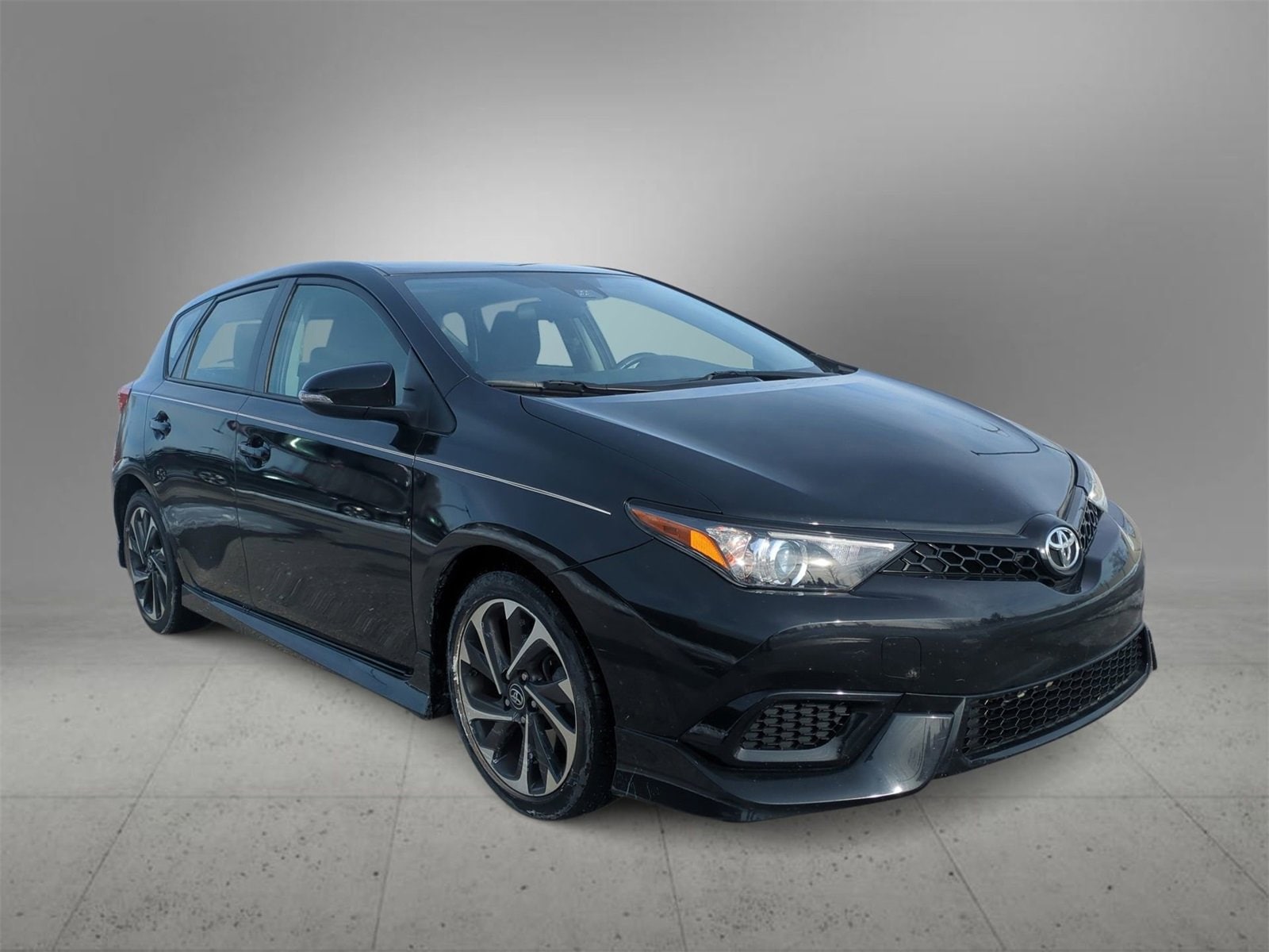 Thumbnail: 2018 Toyota Corolla iM - 2