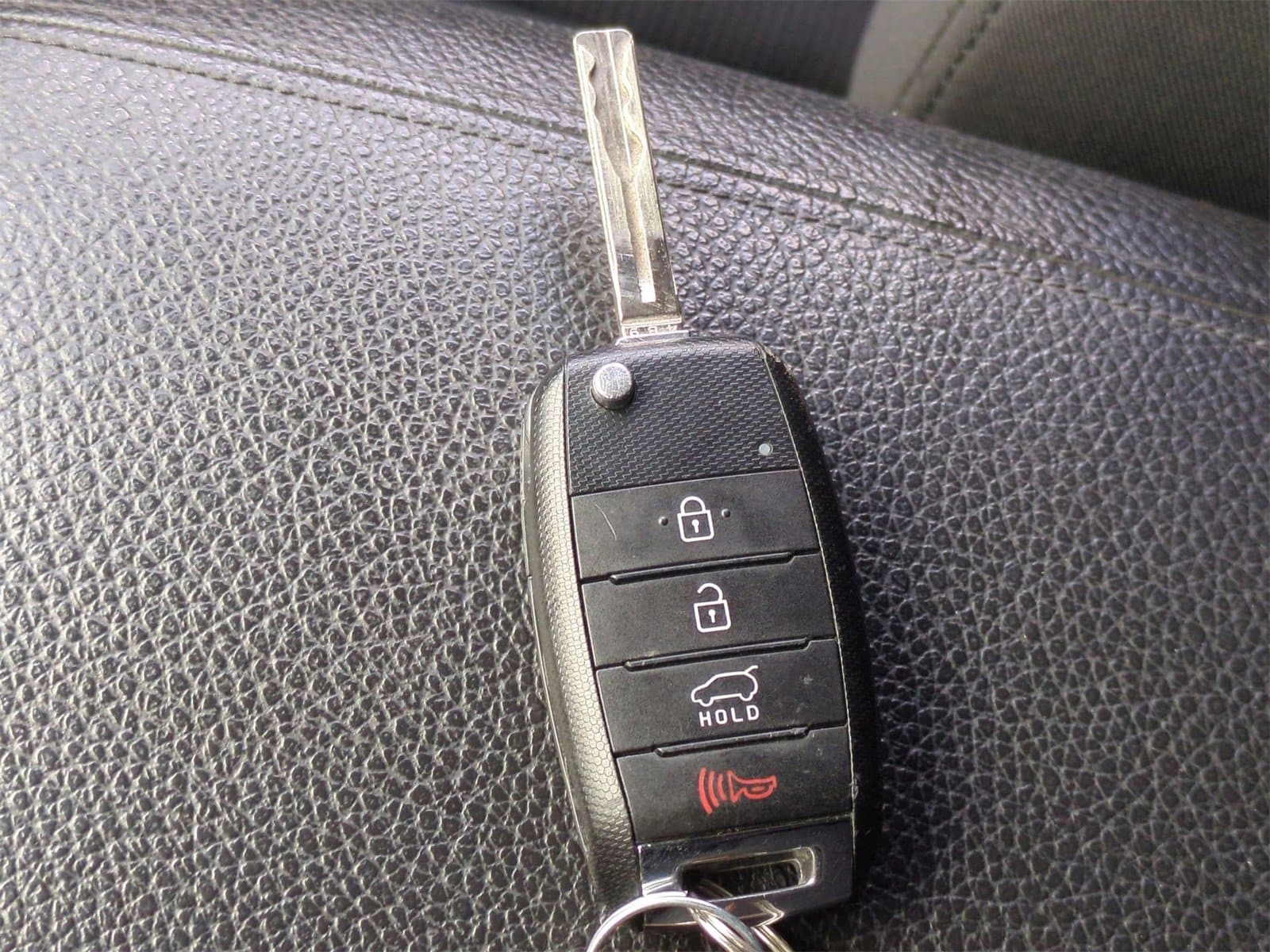 Thumbnail: 2014 Kia Sorento - 32