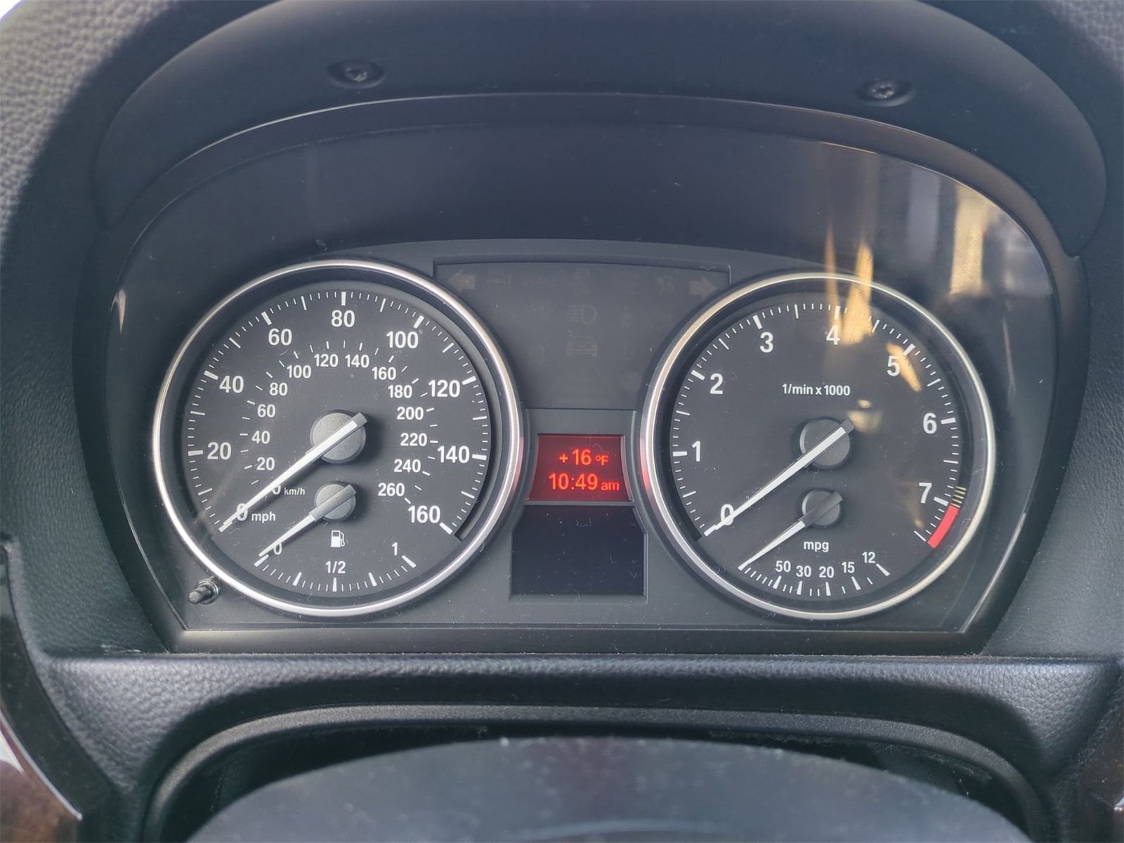 Thumbnail: 2011 BMW 3 Series - 32