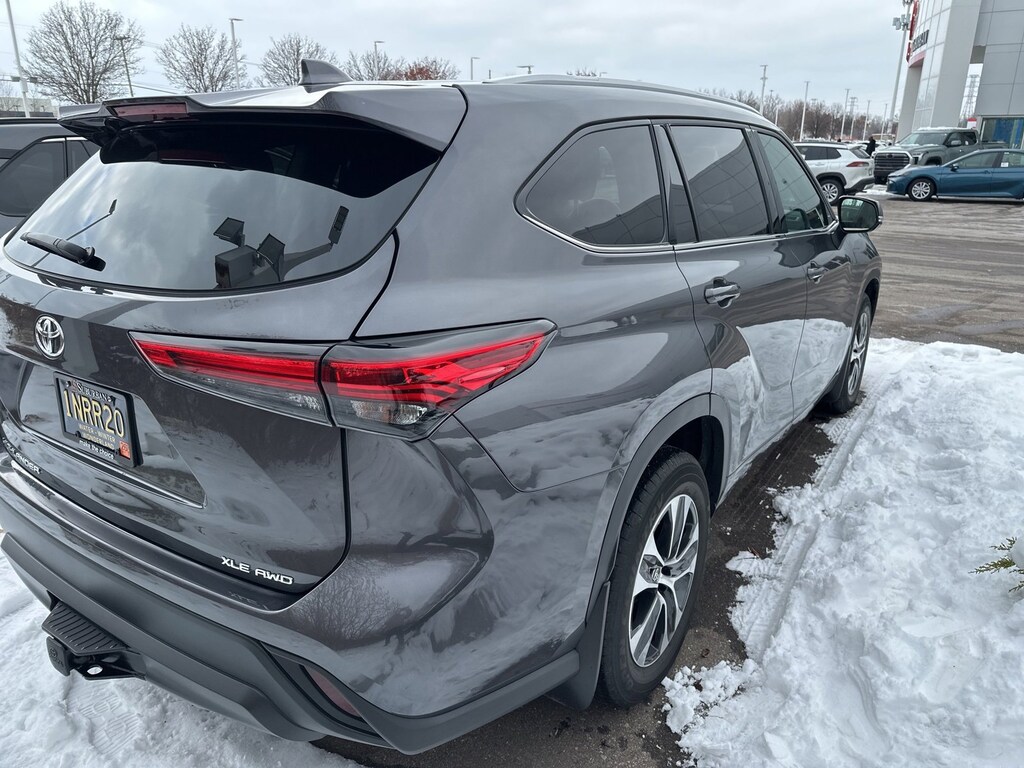 Used 2022 Toyota Highlander XLE SUV