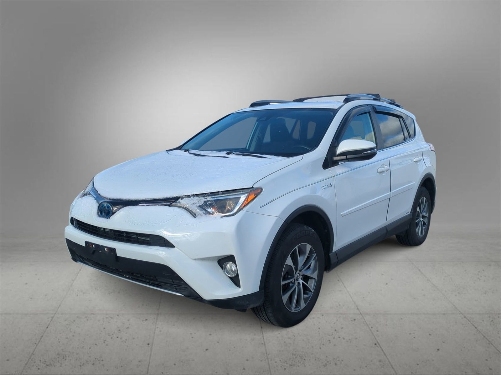 Thumbnail: 2018 Toyota RAV4 - 4