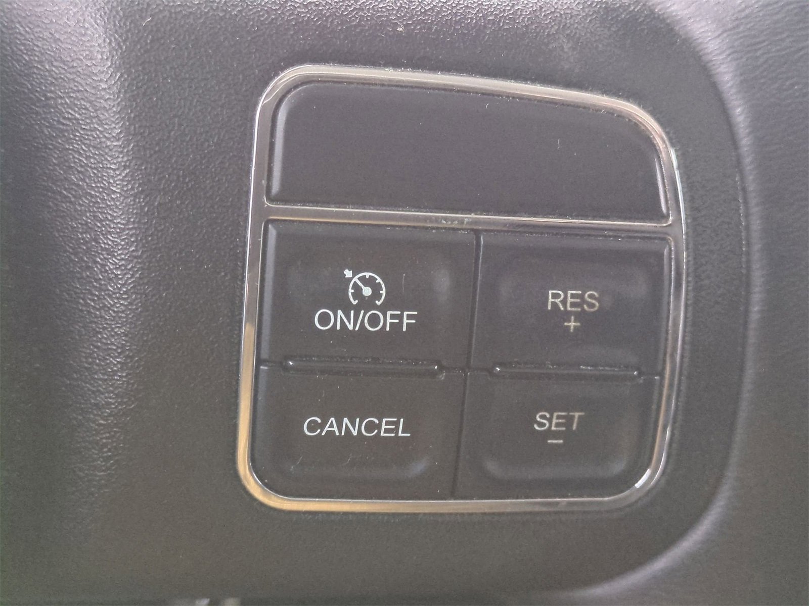 Thumbnail: 2015 Jeep Wrangler - 24