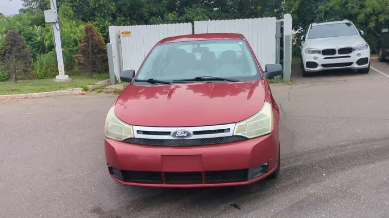 Thumbnail: 2010 Ford Focus - 3