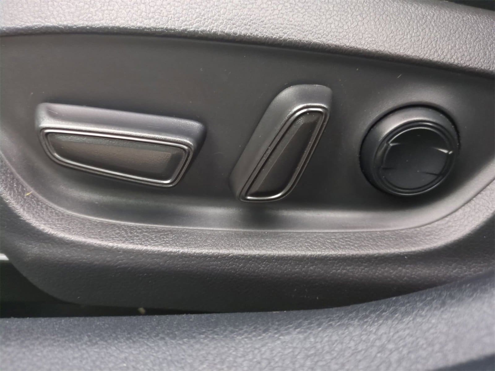 Thumbnail: 2021 Toyota Camry - 17