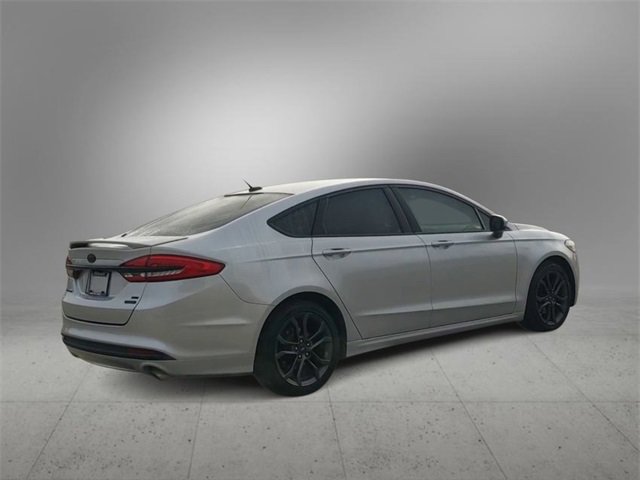 2018 Ford Fusion SE 8