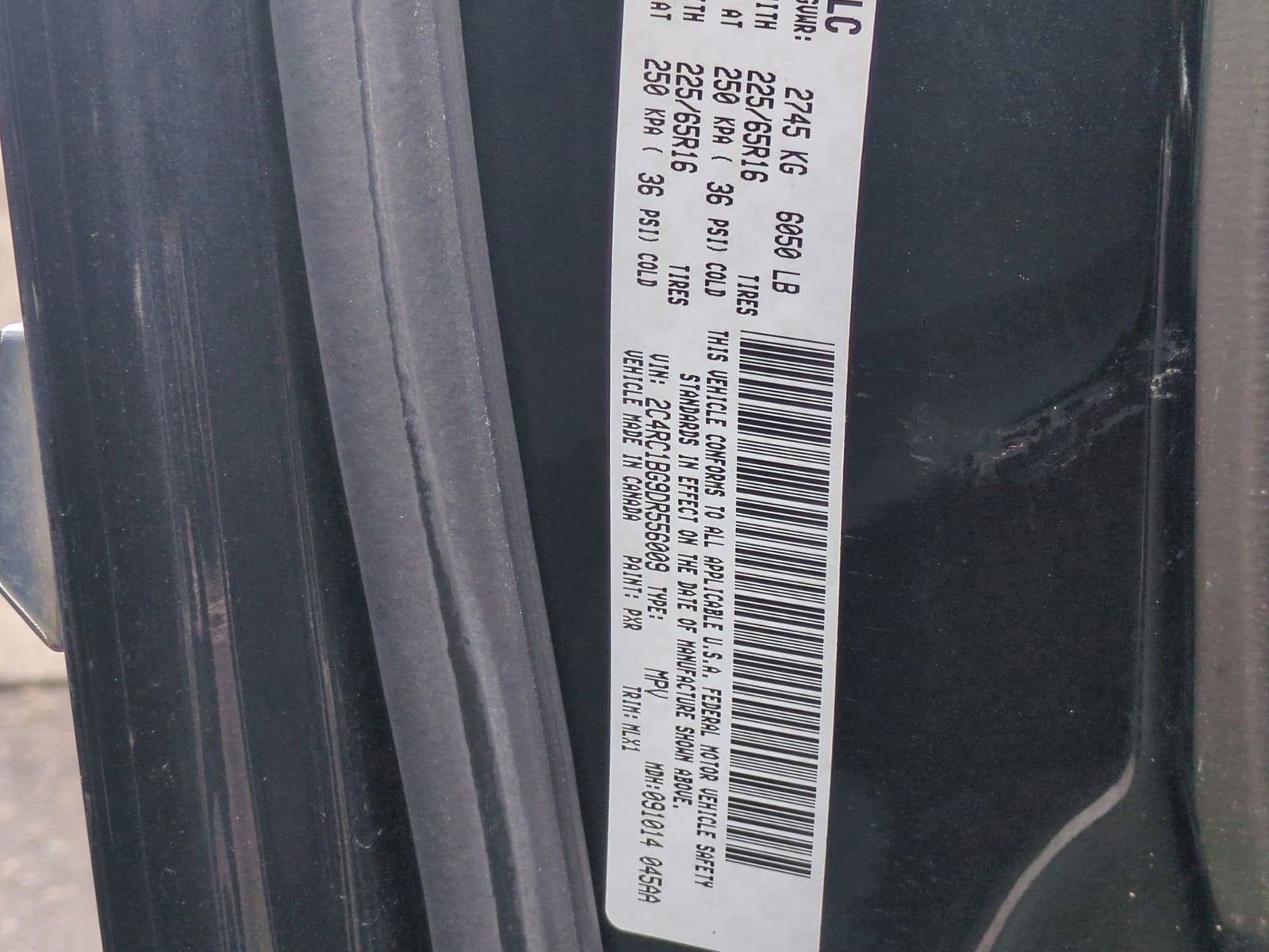 Thumbnail: 2013 Chrysler Town & Country - 34