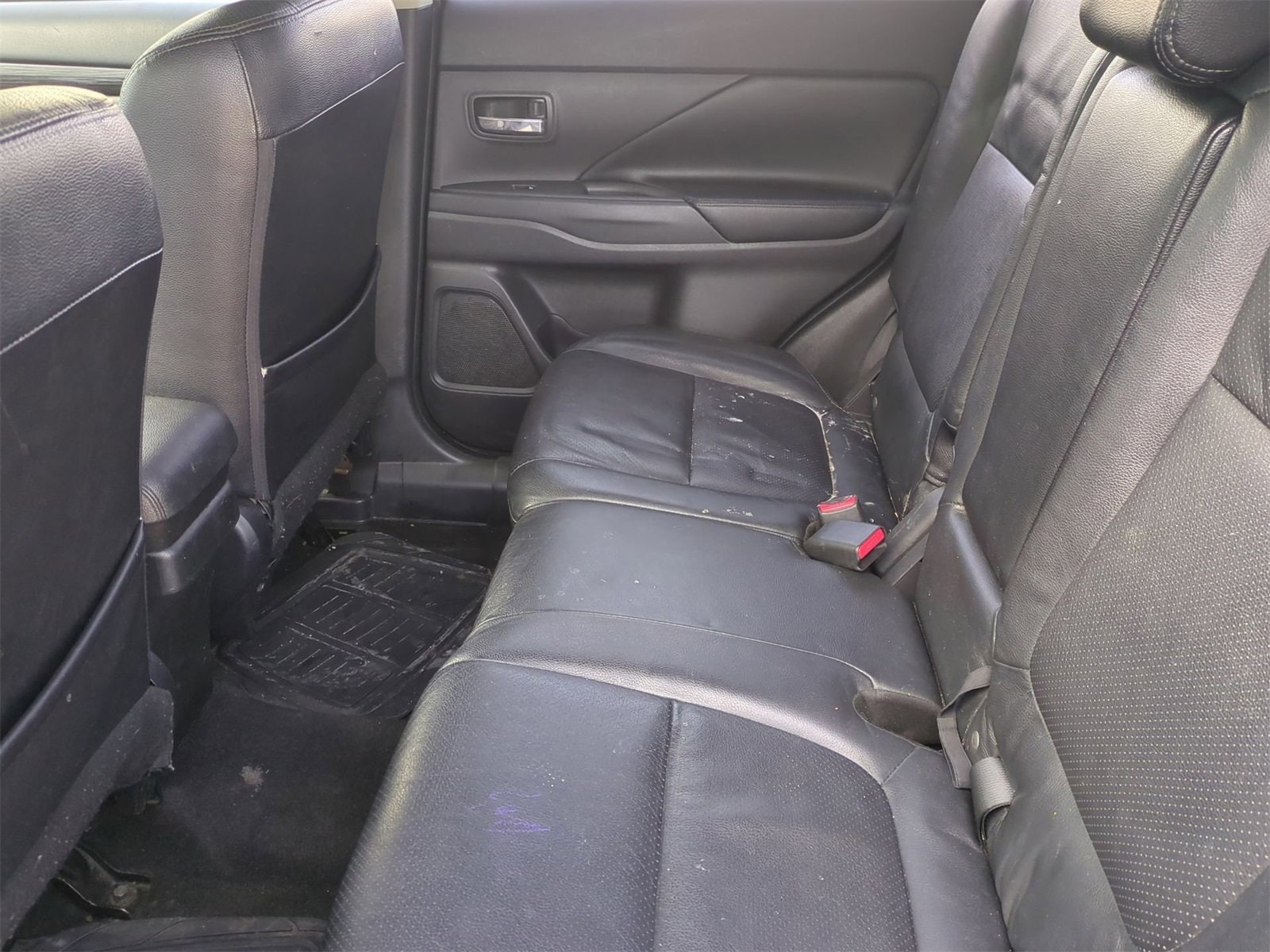 Thumbnail: 2017 Mitsubishi Outlander - 19