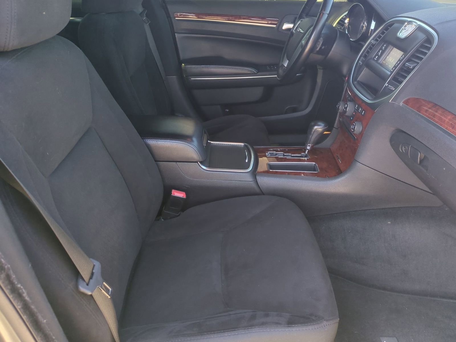 Thumbnail: 2012 Chrysler 300 - 21