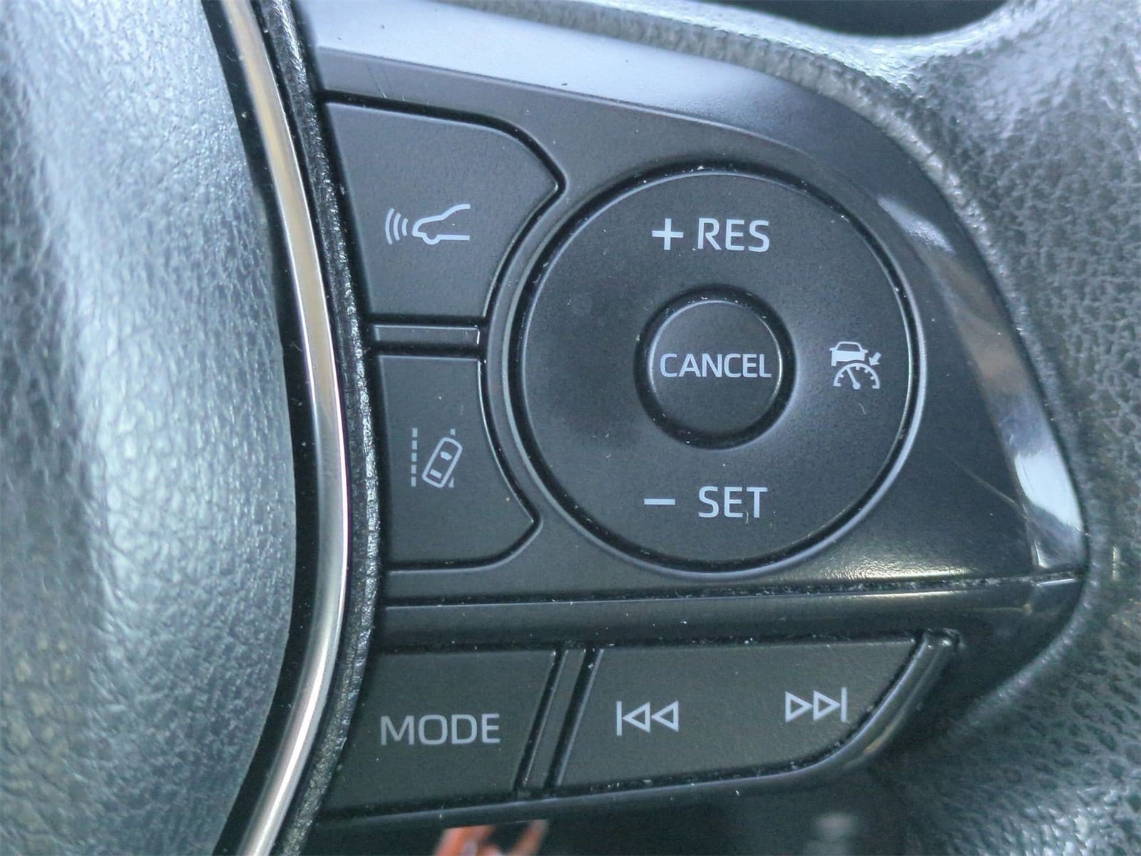 Thumbnail: 2019 Toyota Camry - 24