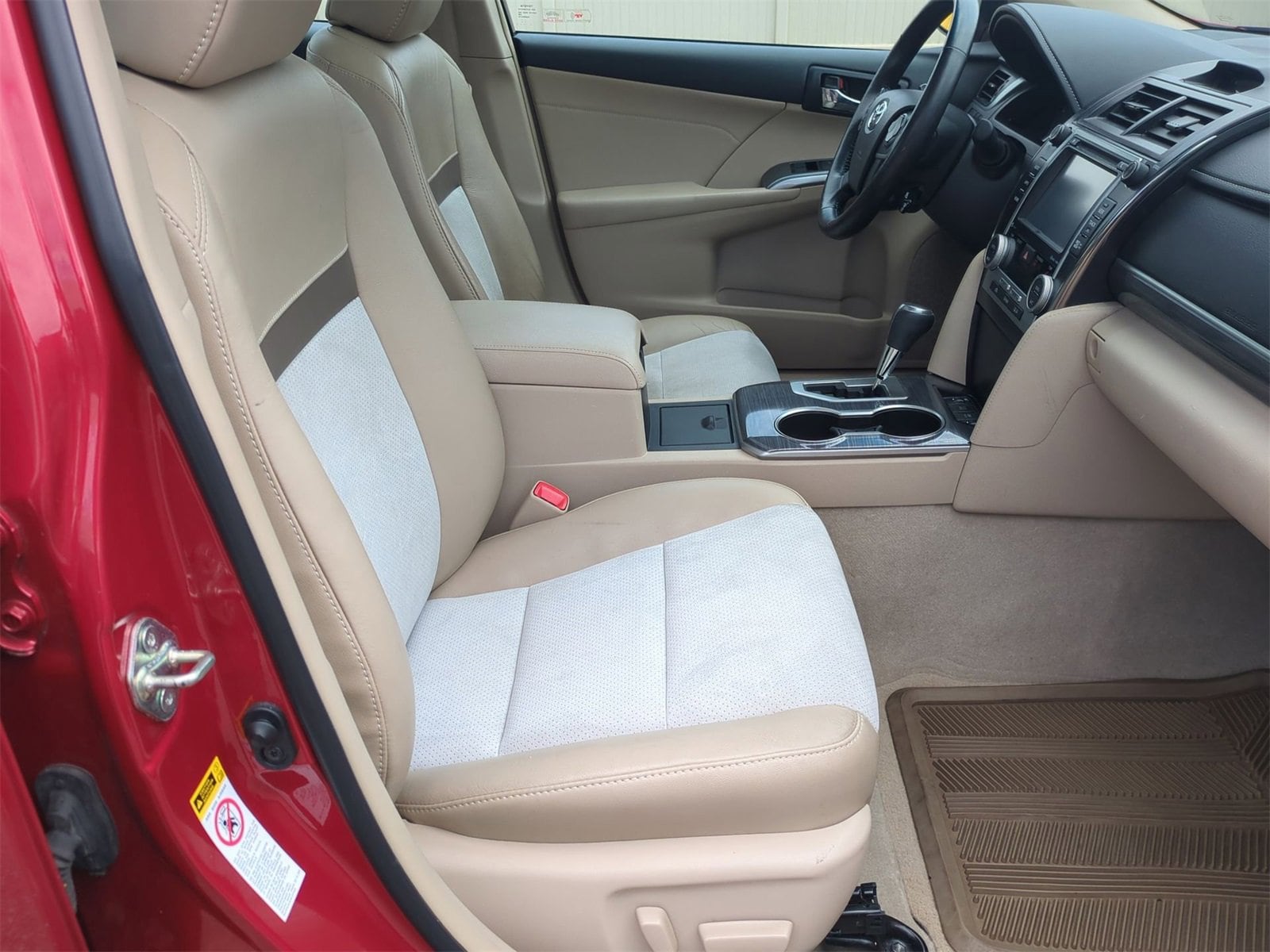 Thumbnail: 2014 Toyota Camry - 23