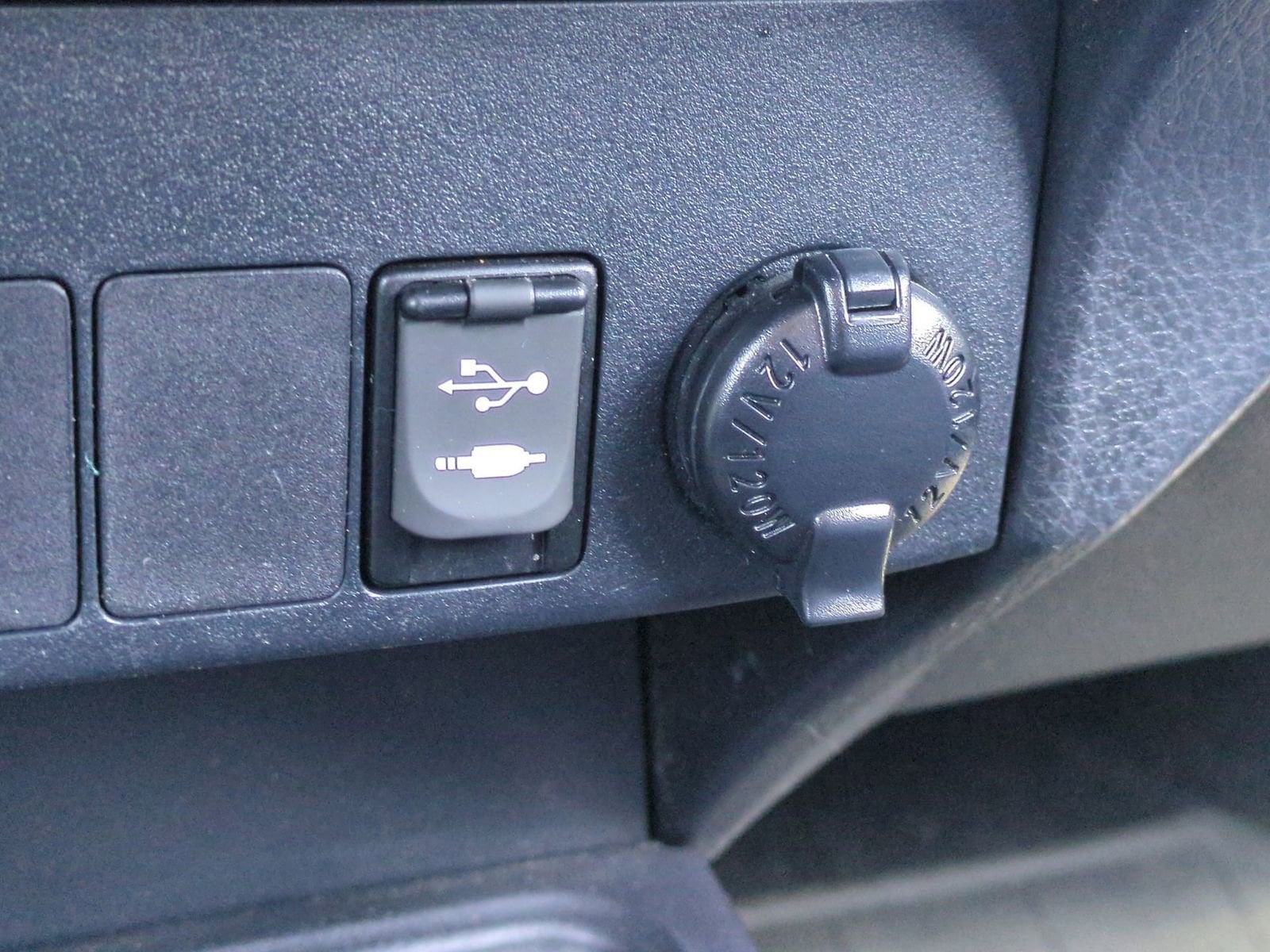 Thumbnail: 2015 Toyota RAV4 - 29