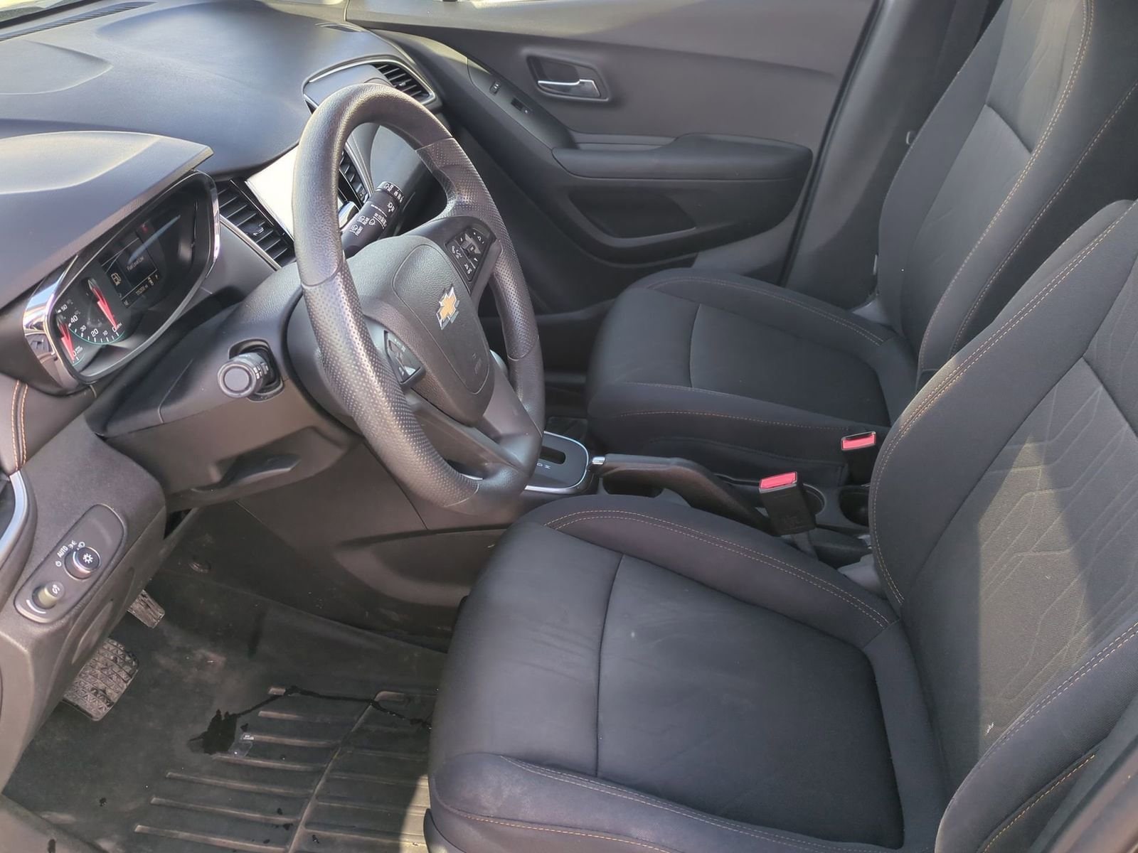 Thumbnail: 2017 Chevrolet Trax - 16