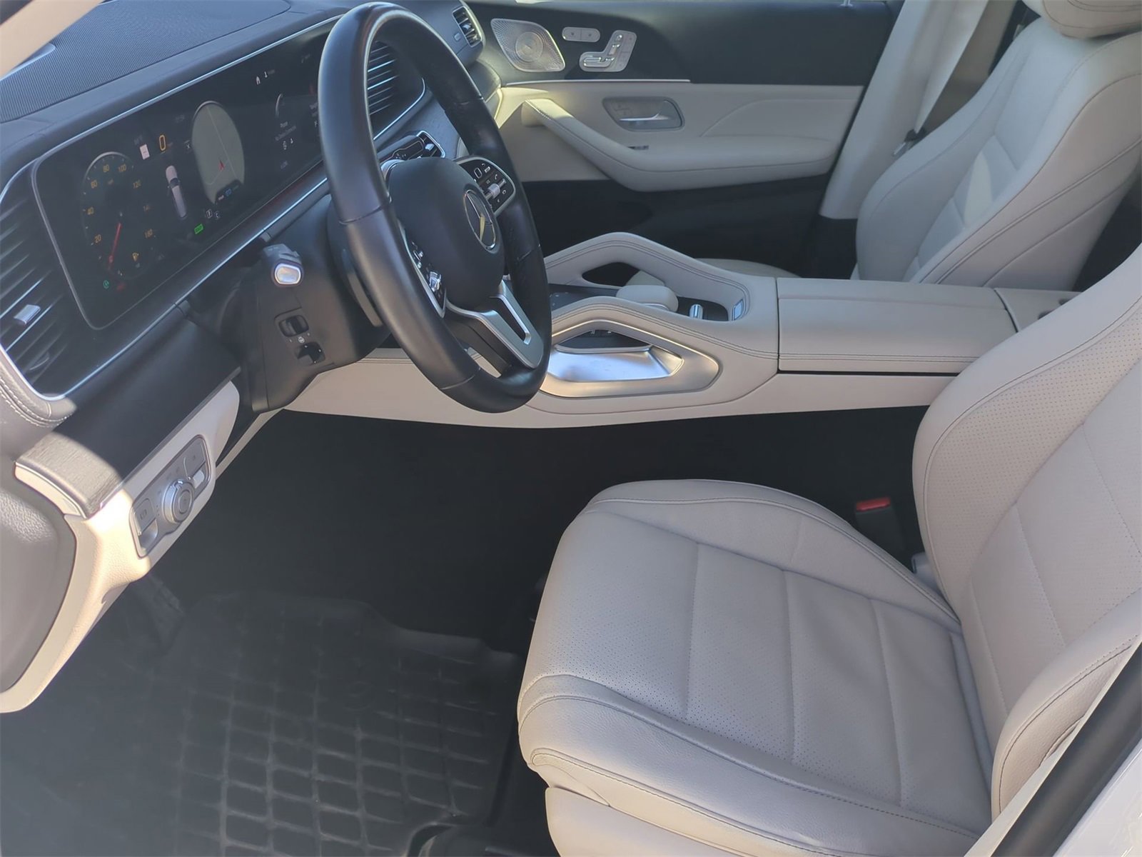 Thumbnail: 2022 Mercedes-Benz GLS - 16