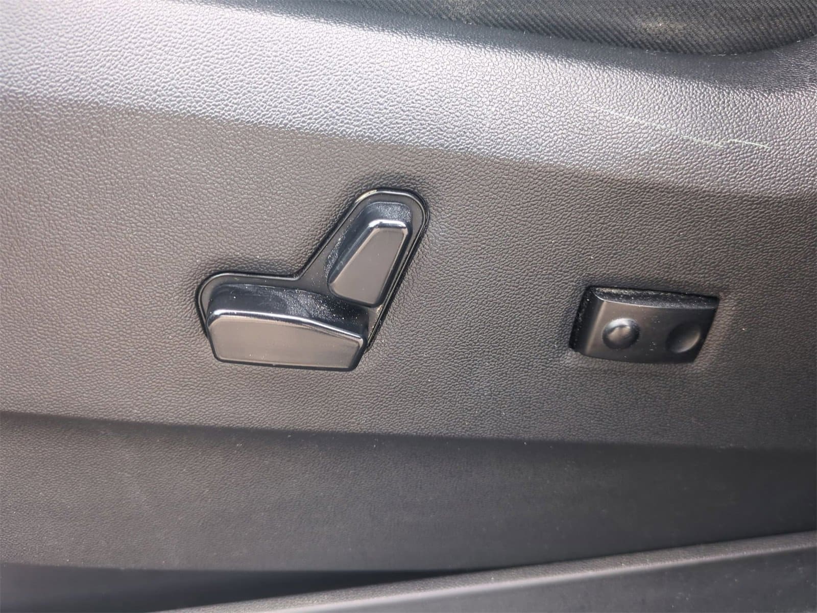 Thumbnail: 2019 Dodge Grand Caravan - 17