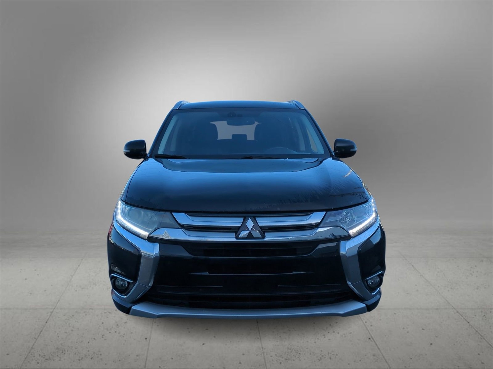 Thumbnail: 2017 Mitsubishi Outlander - 3