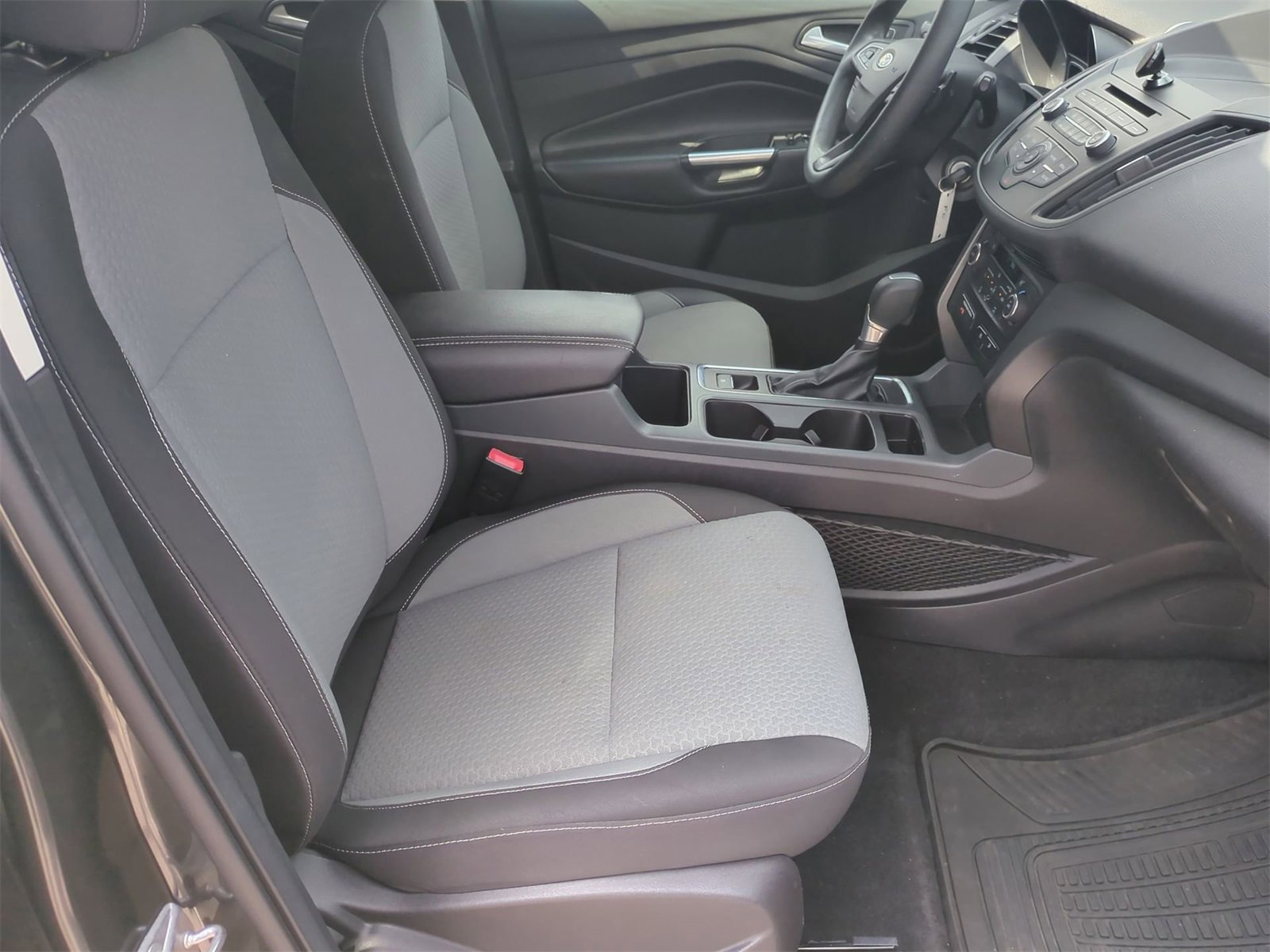 Thumbnail: 2017 Ford Escape - 21