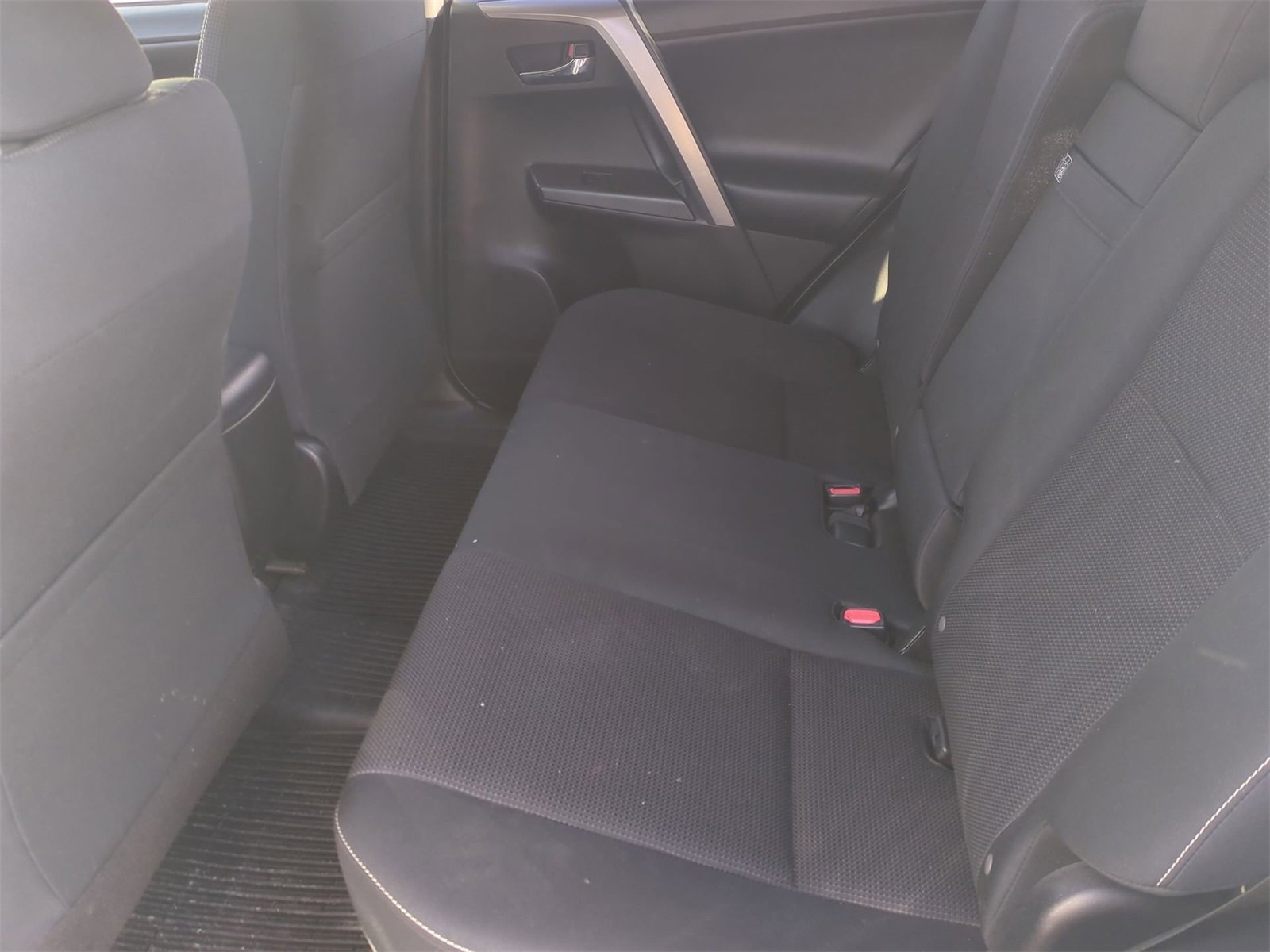 Thumbnail: 2018 Toyota RAV4 - 20