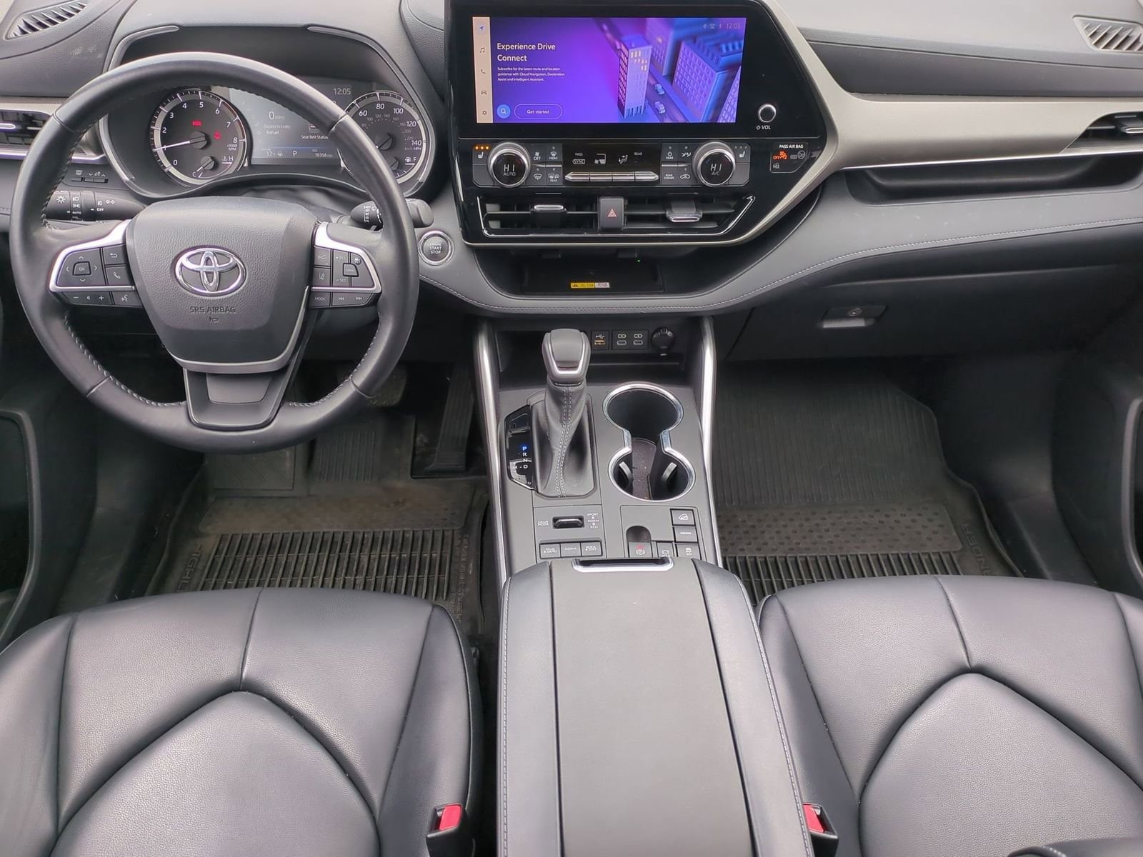 Thumbnail: 2023 Toyota Highlander - 15