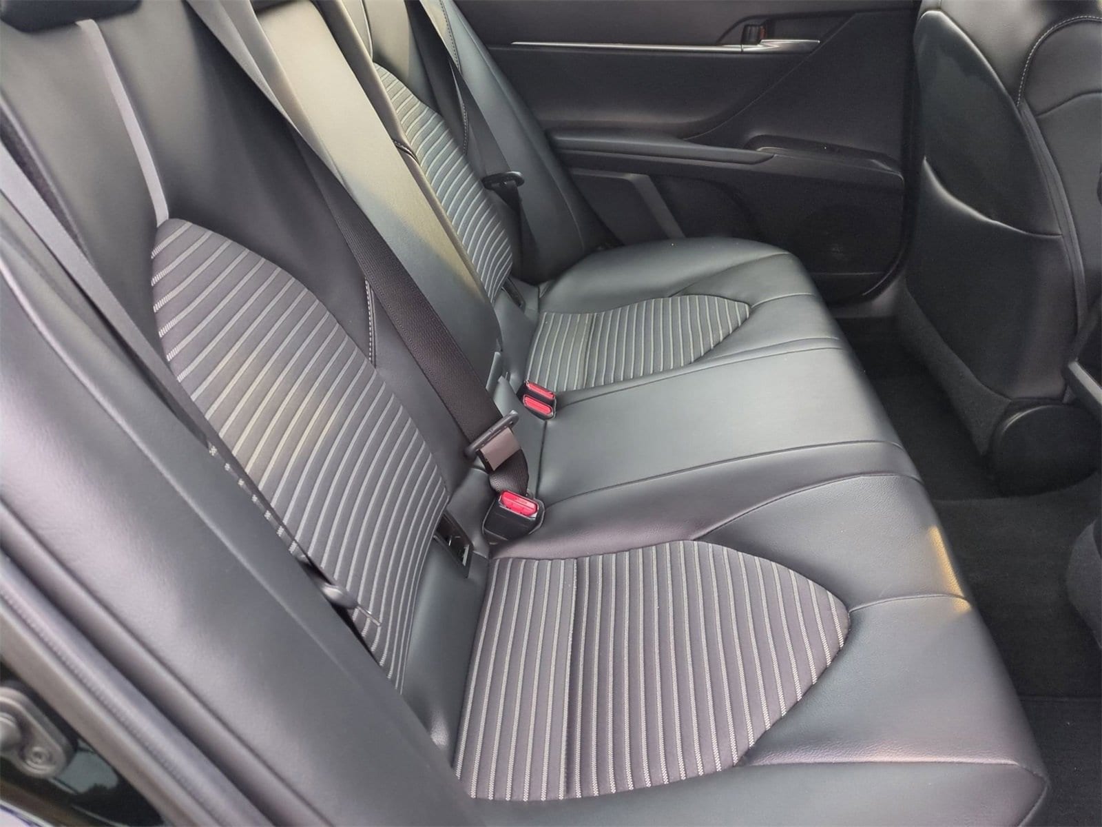 Thumbnail: 2021 Toyota Camry - 20