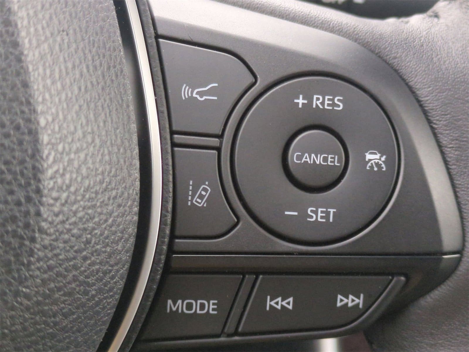 Thumbnail: 2025 Toyota RAV4 - 26