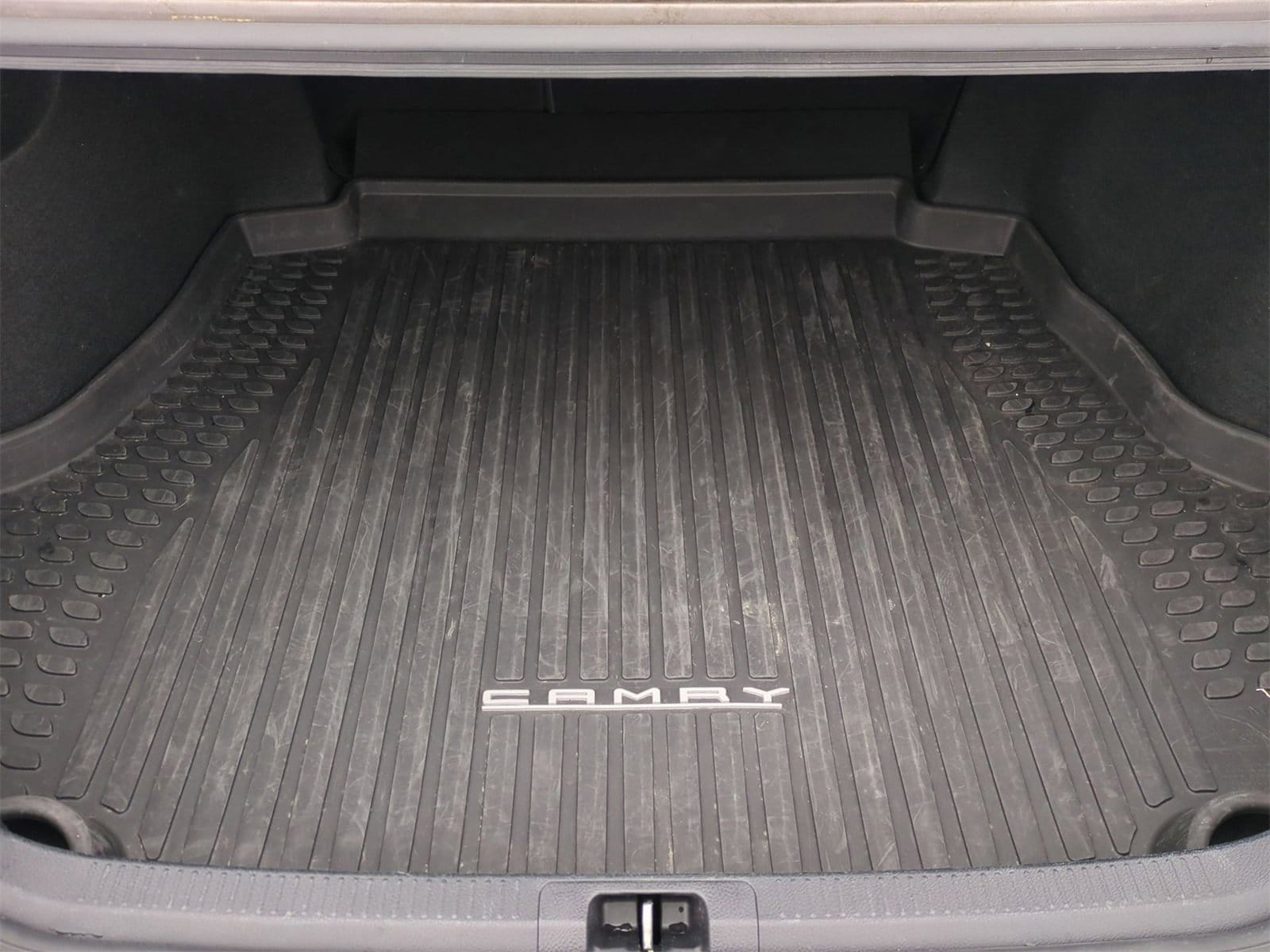 Thumbnail: 2022 Toyota Camry - 32