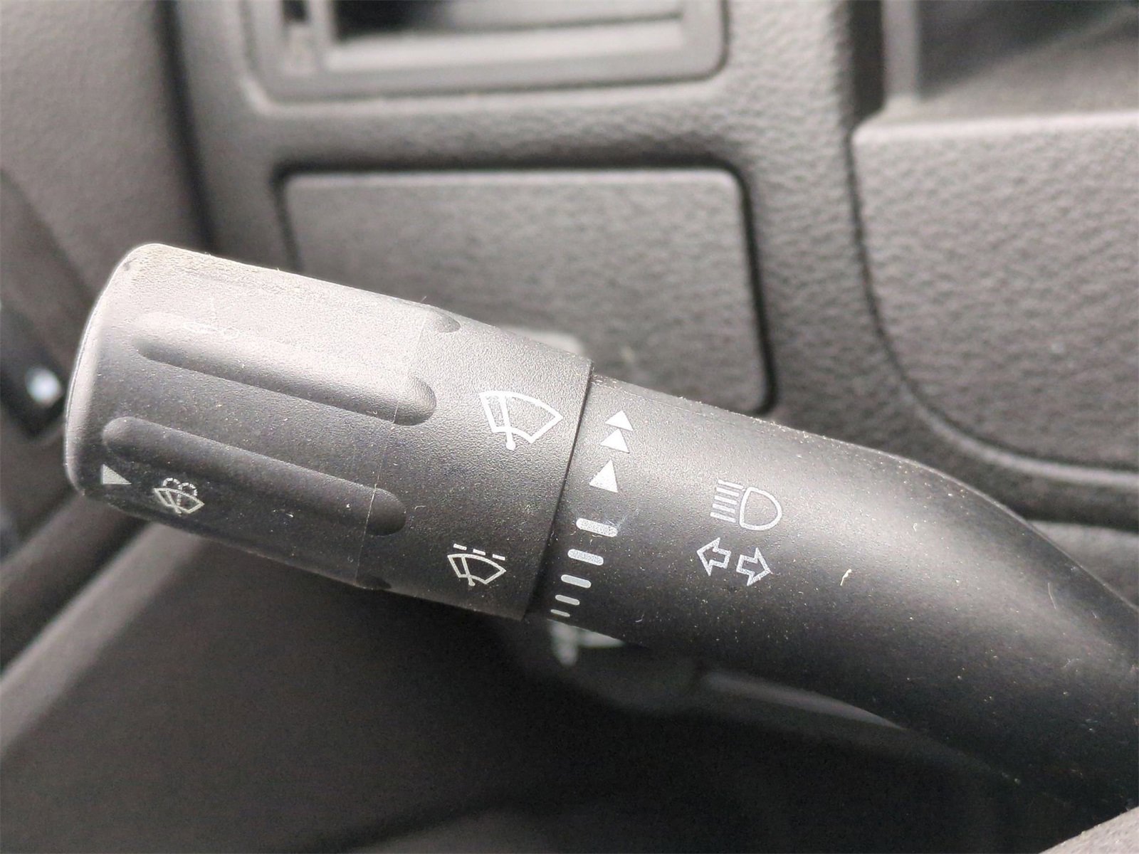 Thumbnail: 2010 Ford Fusion - 27