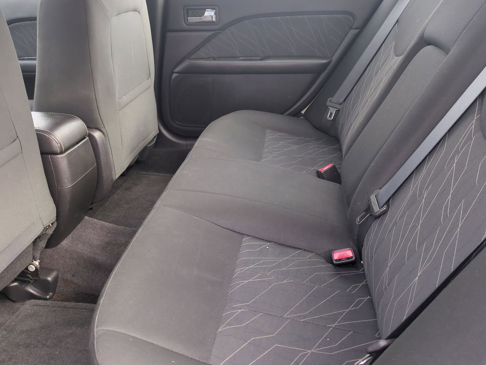 Thumbnail: 2010 Mercury Milan - 19