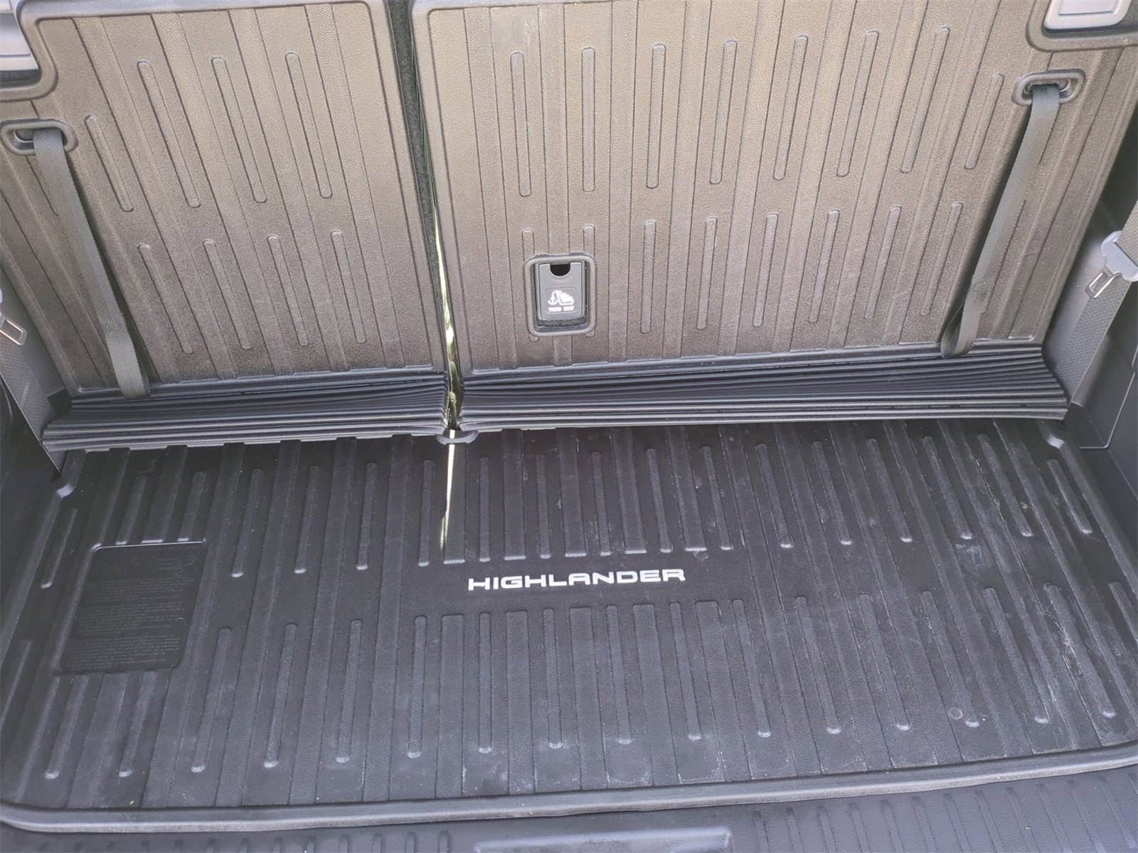 Thumbnail: 2025 Toyota Highlander - 36