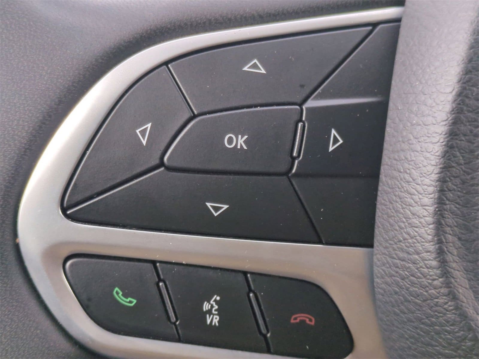 Thumbnail: 2024 Chrysler Pacifica - 24