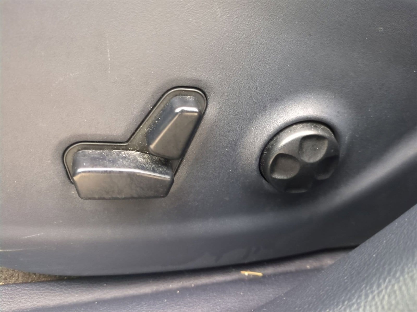 Thumbnail: 2014 Jeep Cherokee - 17