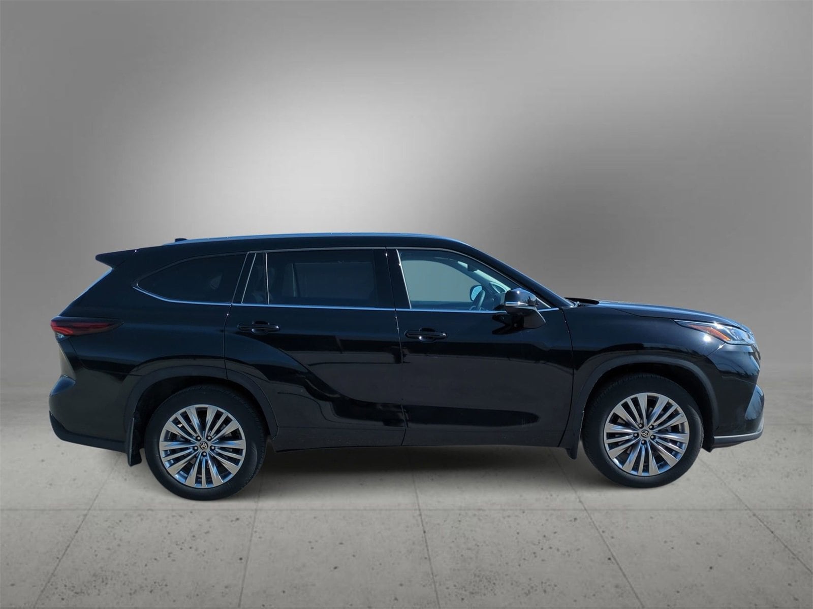 Thumbnail: 2025 Toyota Highlander - 9