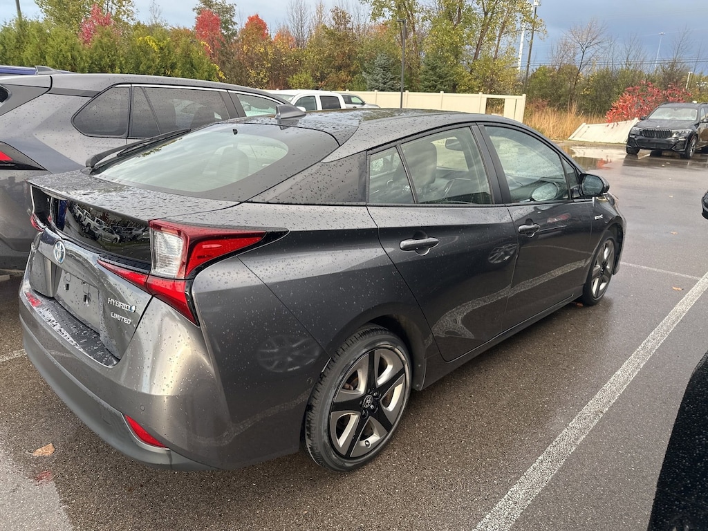 Certified 2019 Toyota Prius L Hatchback