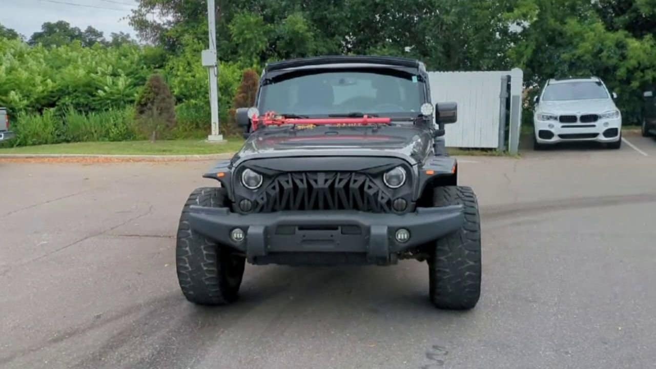 Thumbnail: 2016 Jeep Wrangler - 3