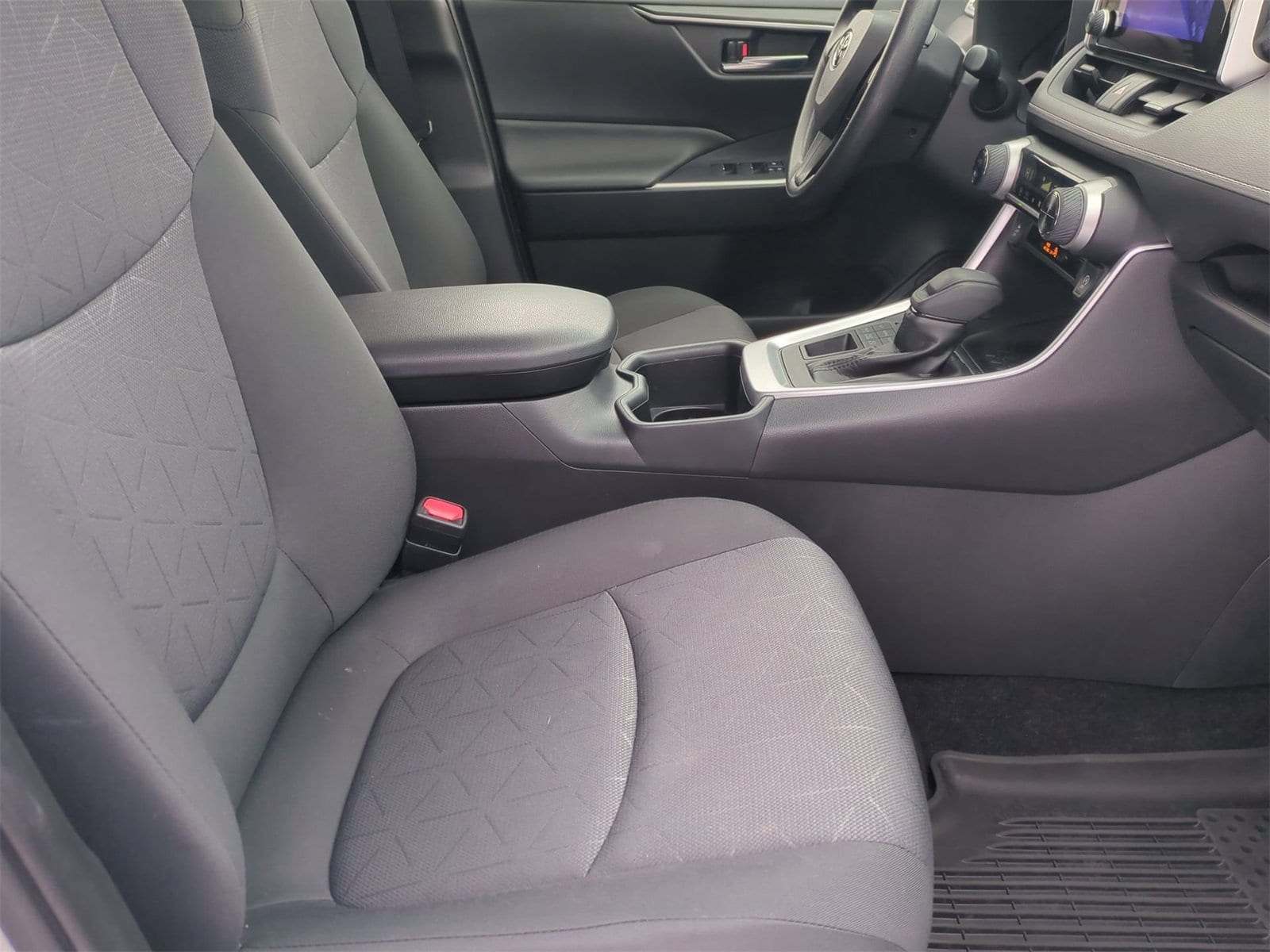 Thumbnail: 2023 Toyota RAV4 - 21