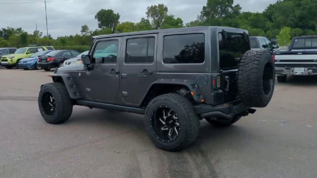Thumbnail: 2016 Jeep Wrangler - 6
