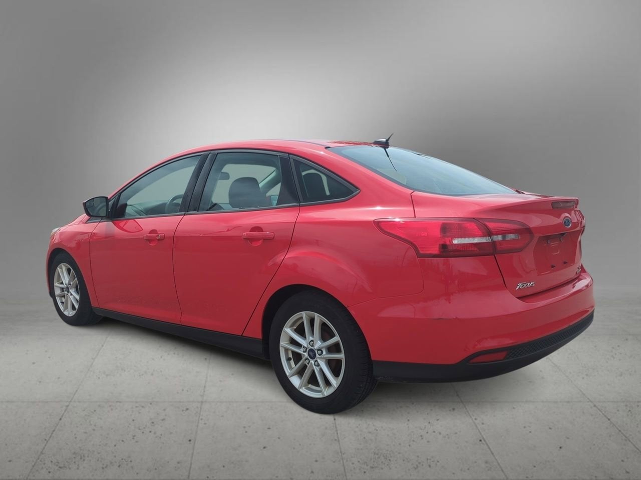 Thumbnail: 2016 Ford Focus - 6