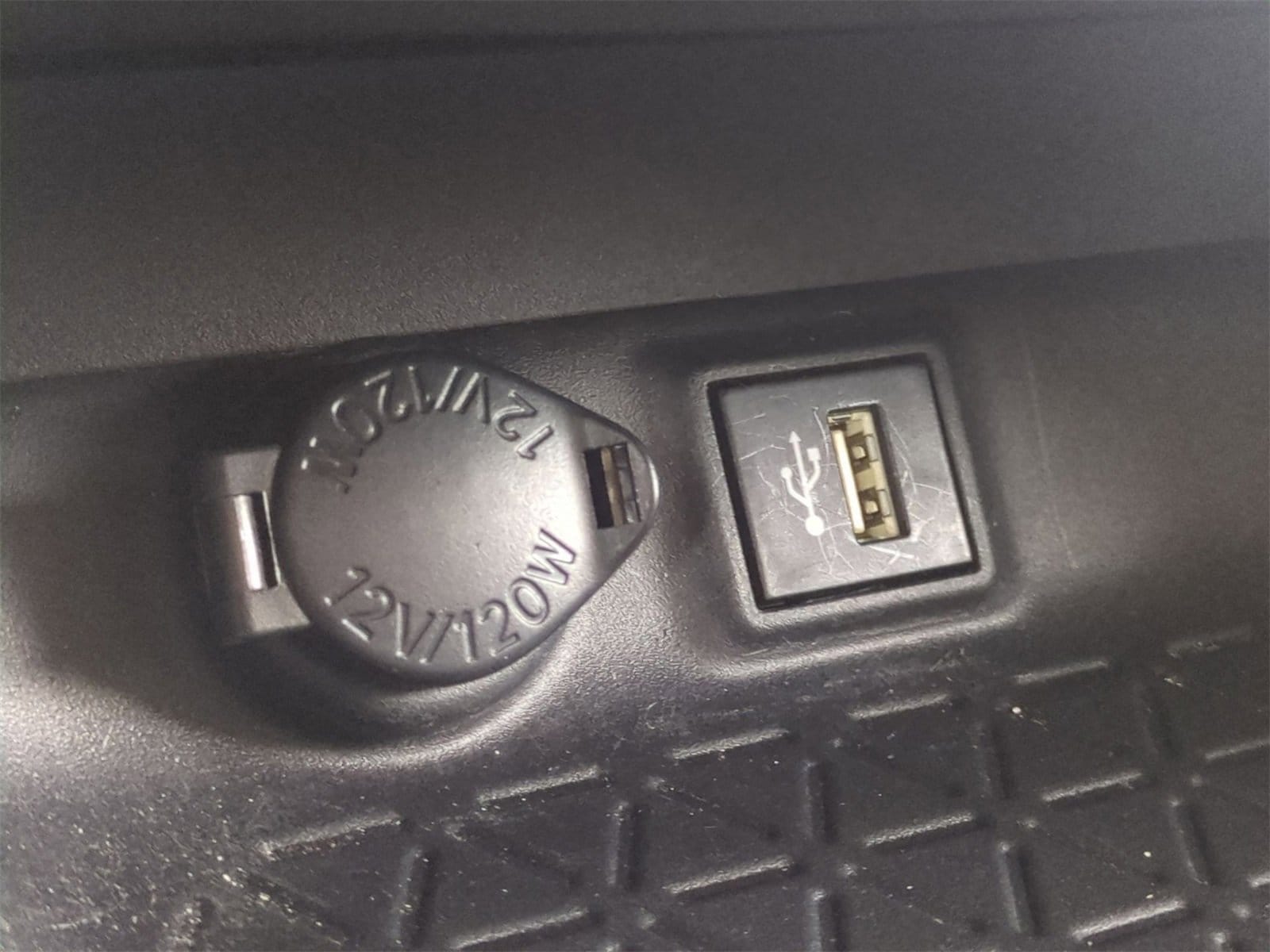 Thumbnail: 2023 Toyota RAV4 - 31