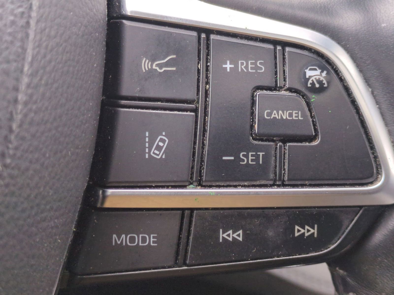 Thumbnail: 2021 Toyota Highlander - 27