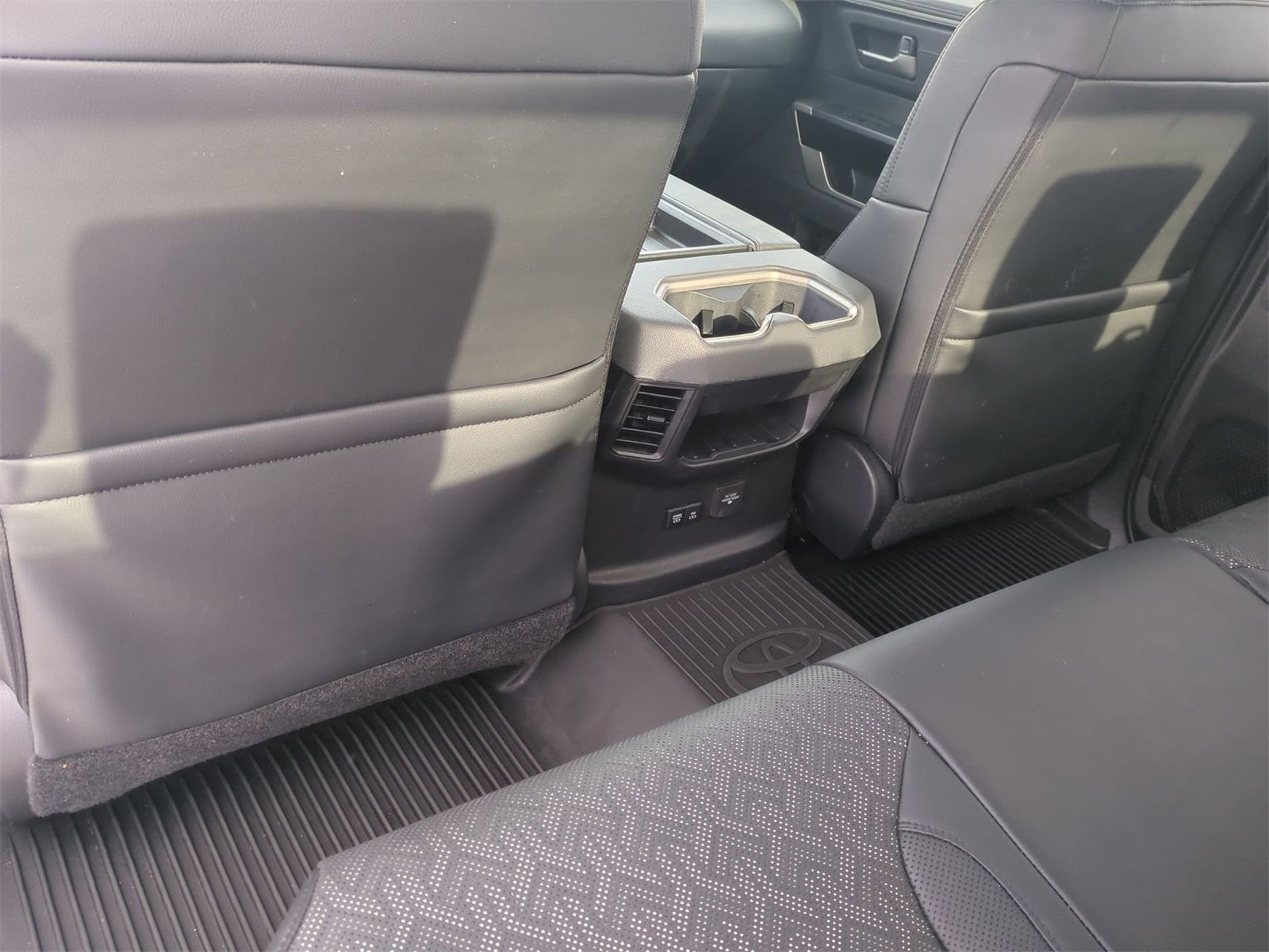 Thumbnail: 2023 Toyota Tundra - 18