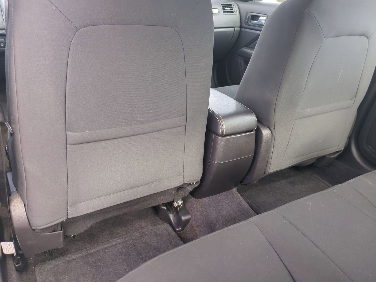 Thumbnail: 2010 Mercury Milan - 18