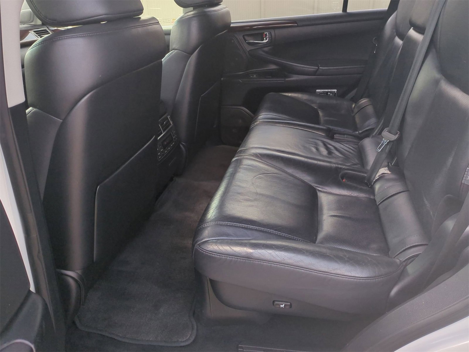 Thumbnail: 2011 Lexus LX - 20